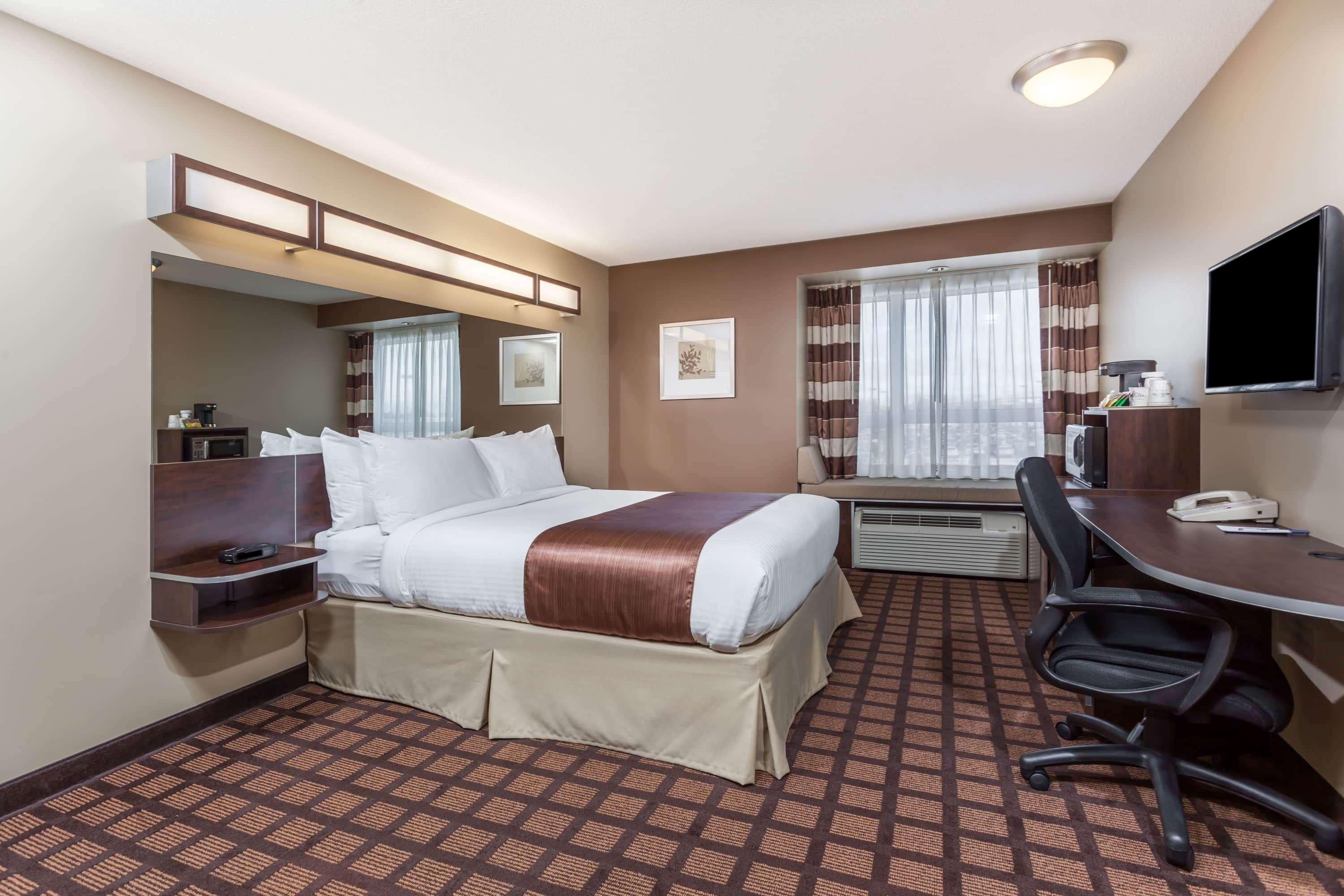 Microtel Inn & Suites By Wyndham - Тимминс Экстерьер фото